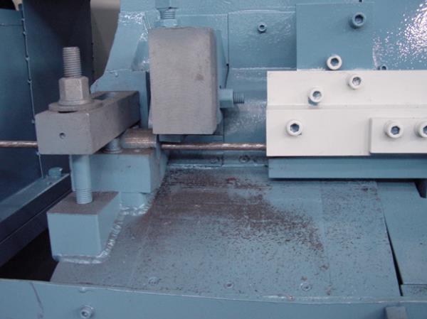 Threaded steel straightening machine